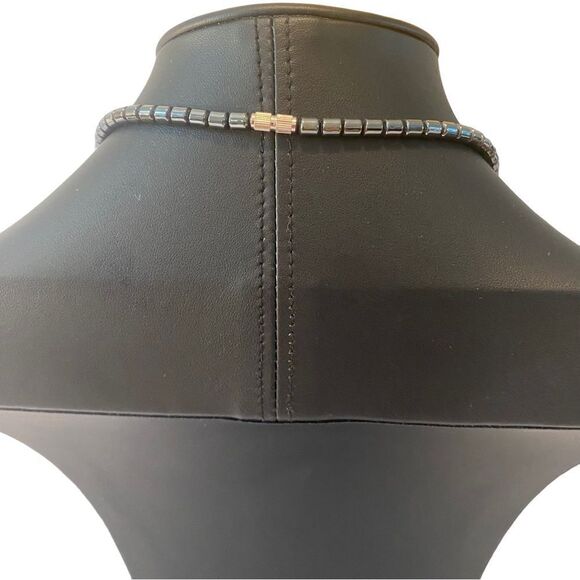 Gun Metal Gray Beaded Heart Pendant Necklace W/ Iridescent Orange Accents. - Picture 4 of 5